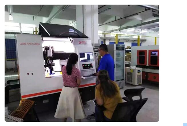皮秒激光切割设备客户培训现场.jpg 皮秒激光切割设备客户培训现场.jpg